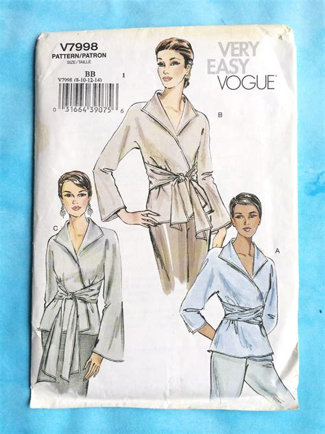 Vogue V7998 Vintage Pattern Blouse Pattern Vogue Pattern Etsy In 2021