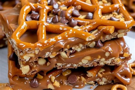 Caramel Pretzel Crack Bars Recipestasteful