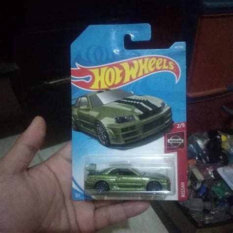 Promo Hot Wheels Nissan Skyline Gt R R Hijau Free Protektor Multicolor Diskon Di