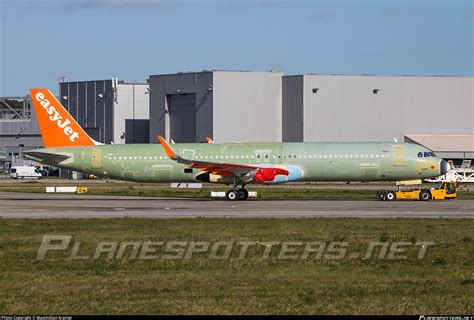 G-UZMG easyJet Airbus A321-251NX Photo by Maximilian Kramer | ID 1001954 | Planespotters.net