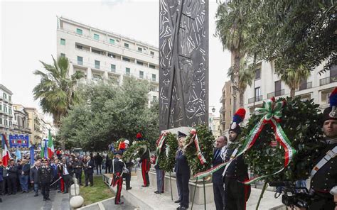 Aprile La Cerimonia A Napoli In Piazza Carit La Repubblica