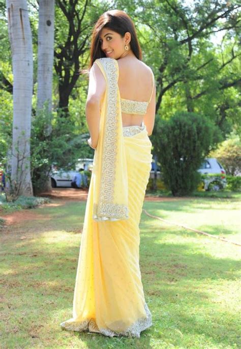 Hot Sizzling Photos Of Pranitha Subhash Reckon Talk