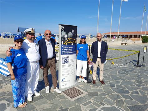 Sbarca A Viareggio Piccoli Gesti Grandi Crimini La Campagna Di