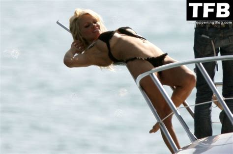 Pamela Anderson Poses Topless And In A Bikini On A Boat In Cannes Photos Onlyfans Leaked