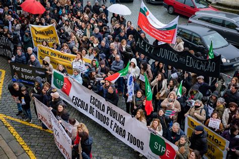 Milhares De Professores Concentram Se Em Lisboa Para Manifestação