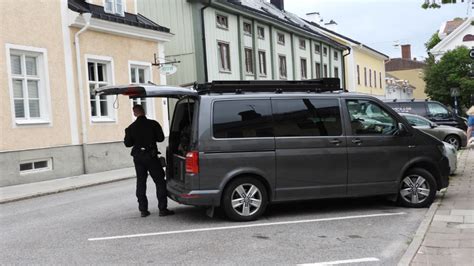 Regionala Insatsstyrkan Till S Derk Ping Man Greps F R Hot Och Grovt Vapenbrott