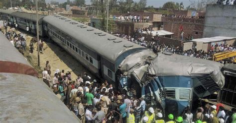 31 Killed As Indian Train Derails