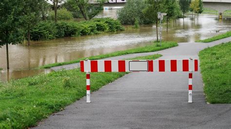 Alertă de inundații în România Râuri din 12 județe sub avertizare