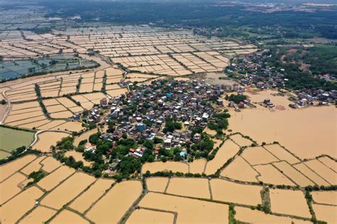 China Renews Yellow Alert For Rainstorms Xinhua