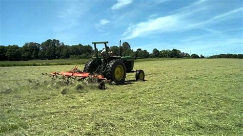 John Deere 4000 Tedding Hay Youtube