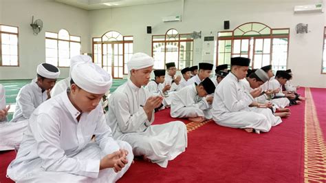 Tasmi Qur An 5 Juz Bil Ghoib Santri Mulazamah At Taubah SMP BP