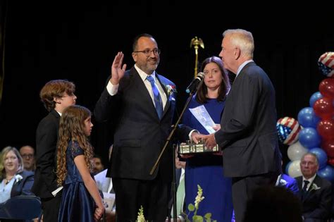 Democrat Roberto Alves Sworn In As Danbury S First Latino Mayor