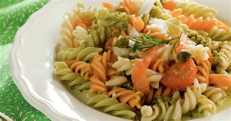 Ensalada de pasta con salmón