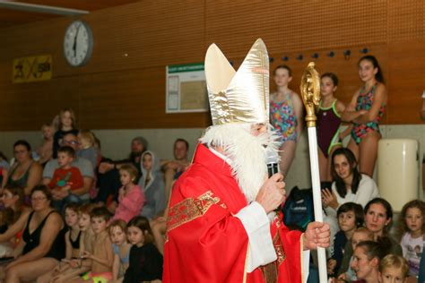 Nikolaus Beim Usc Traun Im Hallenbad Sektion Schwimmen Des Usc Traun