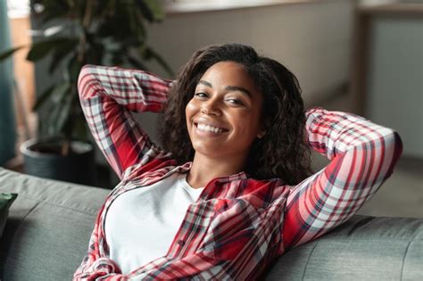 Premium Photo Portrait Of Cheerful Millennial African American Female