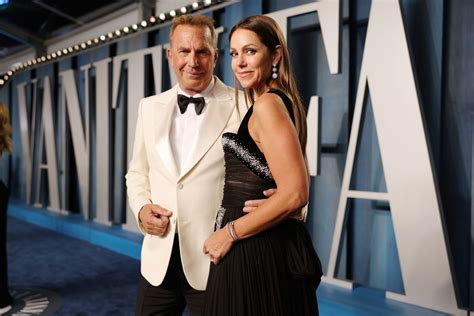 La Esposa De Kevin Costner Se Niega A Abandonar El Domicilio Del Actor