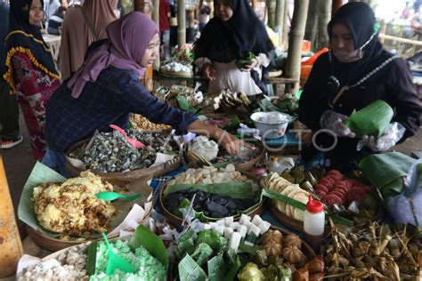 WISATA KULINER PASAR WITWITAN BANYUWANGI ANTARA Foto