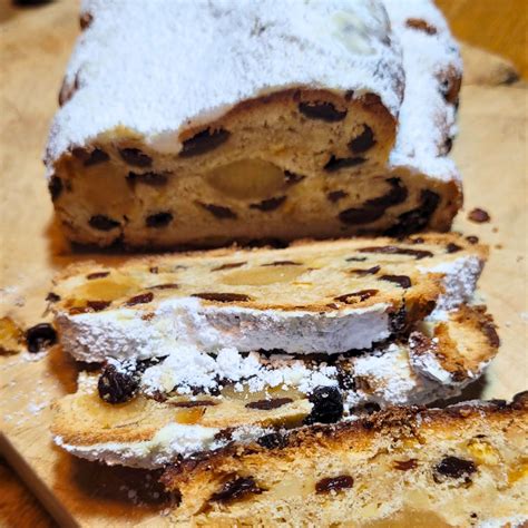 Das beste Christstollen Rezept nach Dresdner Art mit Sauerteig KRÜMELIG