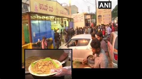 People form massive queue at Hoskote eatery in Bengaluru for biryani ...