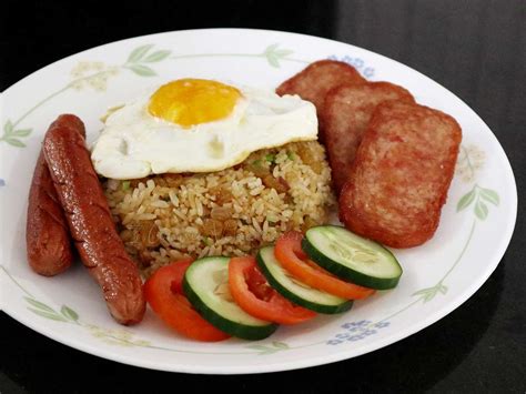 American fried rice (khao phad American)