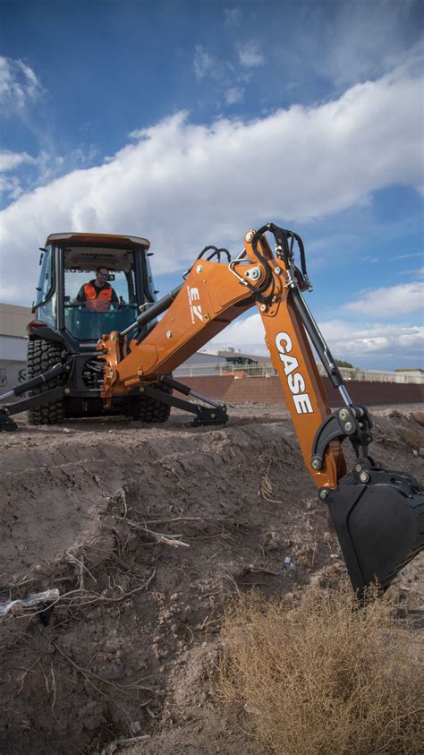 Case 580 Ev The Industrys First Fully Electric Backhoe Loader Case