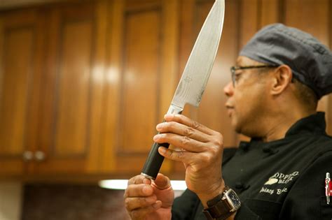 Learn How To Use A Kitchen Knife Like A Chef Life List 42