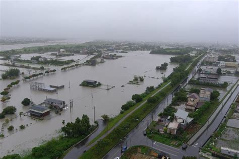 閘門沒關害淹水？住宜蘭民宿醒來竟成汪洋車泡水 8人搭救生艇逃生