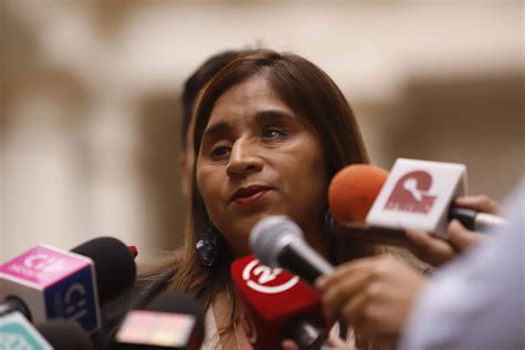 Escándalo en Carabineros Senadora Campillay exige la renuncia del