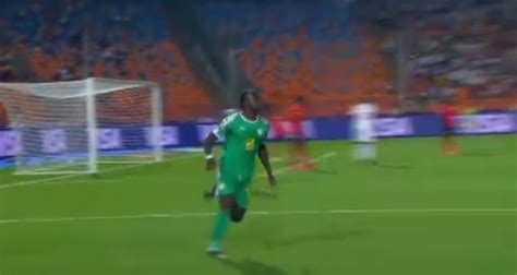 VÍDEO gol de Mané Senegal vence Uganda e vai às quartas da Copa