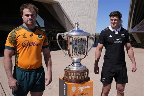 All Blacks Hold On With 13 Men To Beat Wallabies 31 28 And Retain