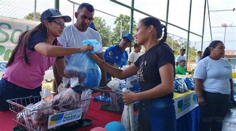 Benefician a más de 800 familias con la Feria del Campo Soberano en