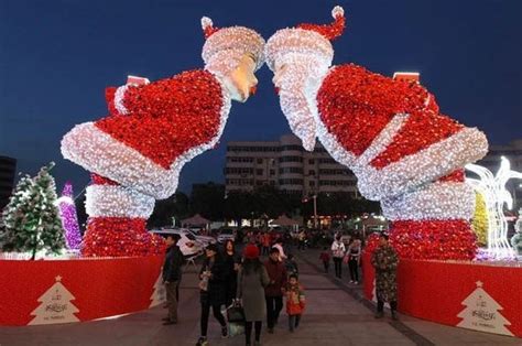 Christmas in China - Unique Fun Facts & Traditional Celebrations