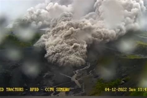 Gunung Semeru Erupsi Naik Level Iv Awas Ini Rekomendasi Pvmbg Yang