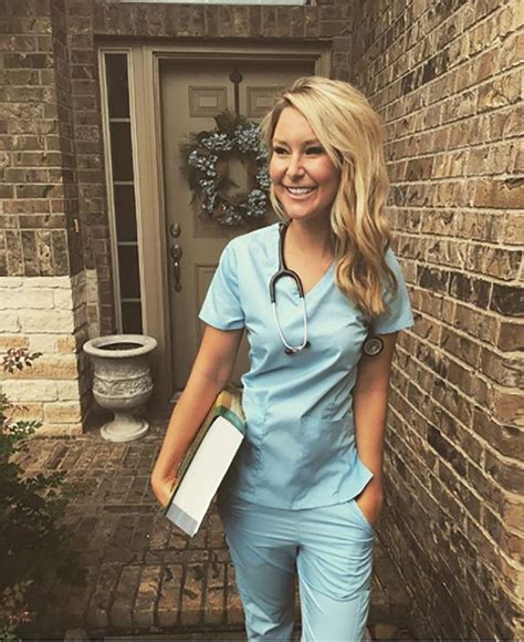 Pin By 𝙻𝚒𝚕𝚢 🌻 On Nursing And Doula Nurse Outfit Scrubs Scrubs Outfit