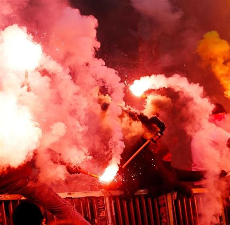 Pyroexzesse beim Derby St Paulis Fans brüllen eigene Ultras nieder WELT