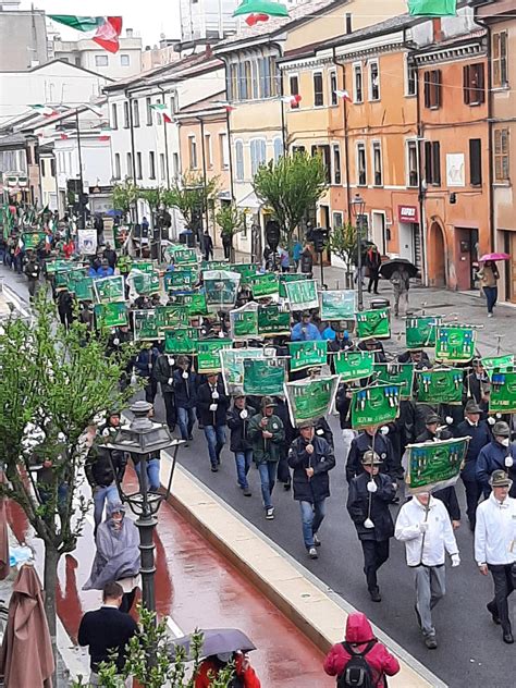 Alpini A Rimini Alla Marcia Uomini Contro Violenza Sulle Donne La Sicilia