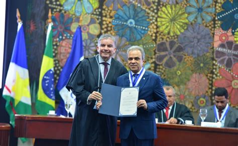 Vice Presidente Da Atricon Recebe Medalha Em Celebra O Dos Anos De