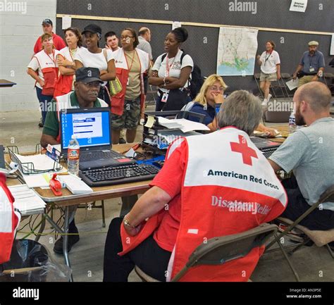 Red Cross Volunteers Coordinate Hurricane Katrina Relief Stock Photo