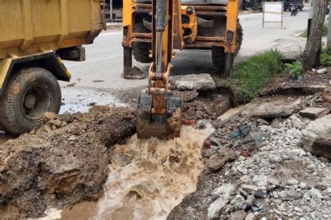 Giliran Pipa Pdam Pecah Akibat Galian Proyek Drainase