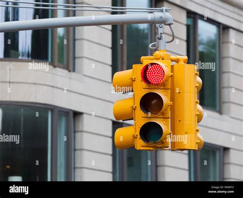 Traffic light in New York City, USA Stock Photo - Alamy