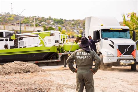 Llega A Zihuatanejo Draga De SEMAR Para Iniciar Limpieza De La Laguna