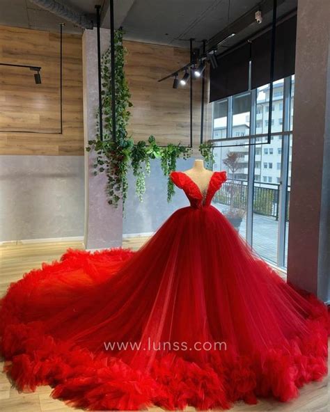 Gorgeous Ruffled Neckline Long Train Red Tulle Ball Gown Lunss