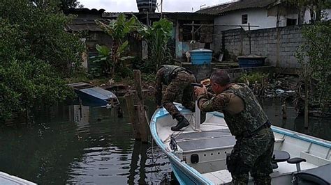 Pol Cia Ambiental Recupera Barco Furtado Em Guaruj