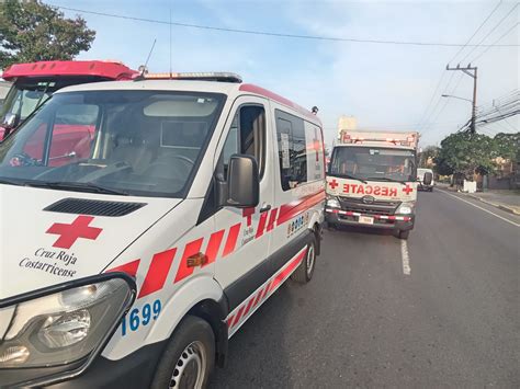 Cruz Roja Atiende Vuelco De Carro En Tabarcia De Mora