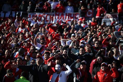 Superclásico Así Fue El Impactante Recibimiento De Los Hinchas Para