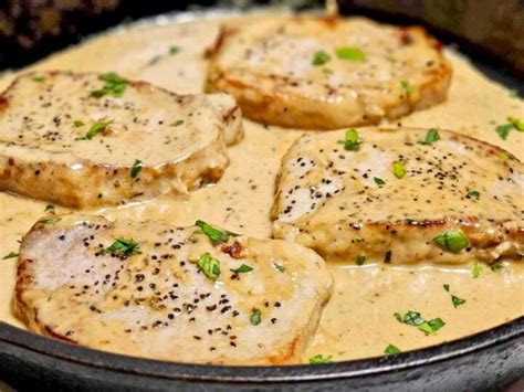 Smothered Boneless Pork Chops In Creamy Garlic Sauce Krystel S Cooking