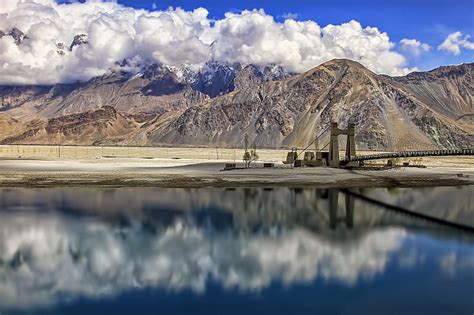 Image: View of bridge over Shyok River, Khaplu