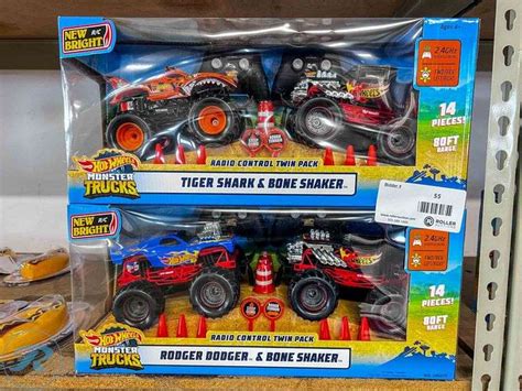 Hot Wheels Monster Trucks Radio Control Twin Pack Tiger Shark Bone Shaker Rodger Dodger