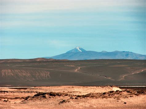 Llullaillaco Vista Desde El Salar De Arizaro Mapio Net Salar Mount