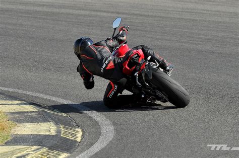 Ducati Streetfighter V S Prueba Una Desbordante Naked De Cv Que Emociona